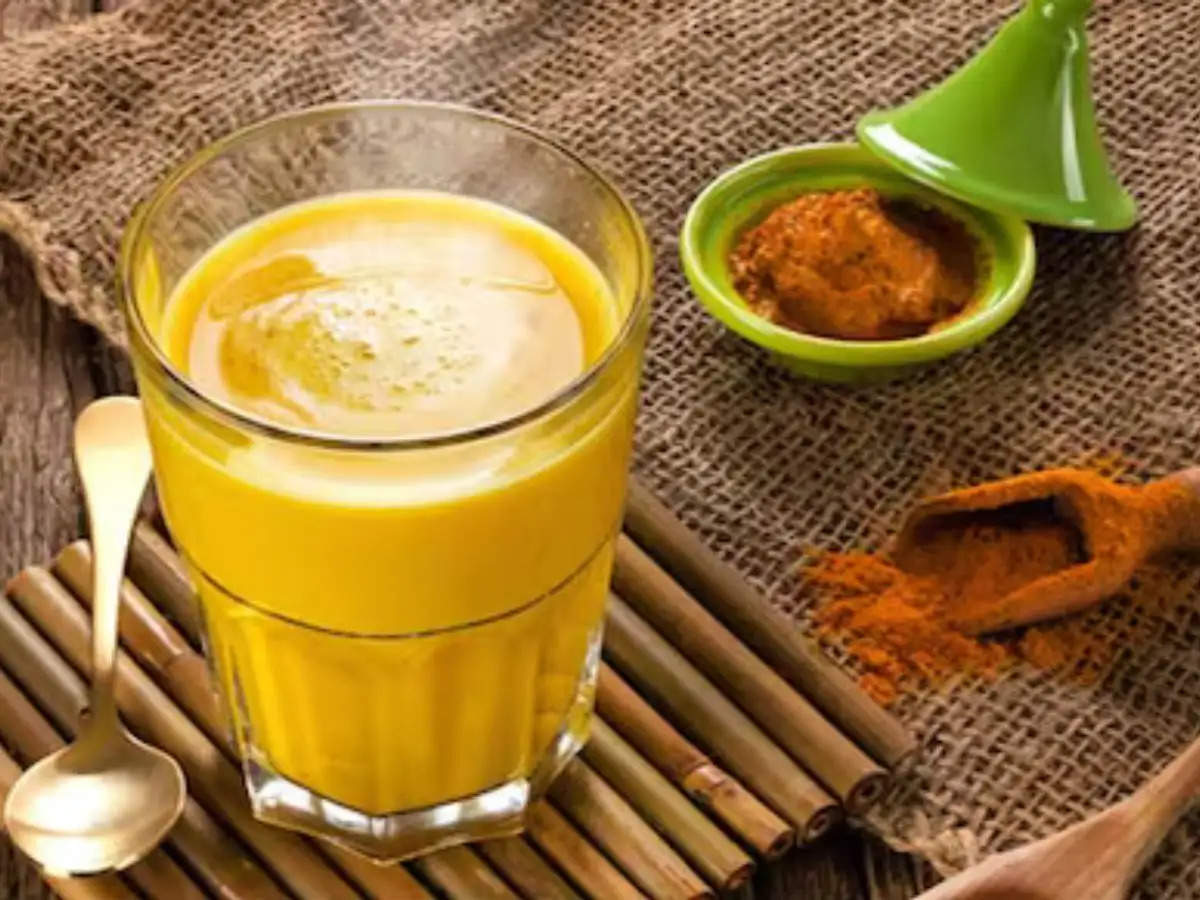 Golden Milk Benefits : सेहत के लिए किसी वरदान से कम नहीं ये वाला दूध, जान लें गोल्डेन मिल्क बनाने की विधि